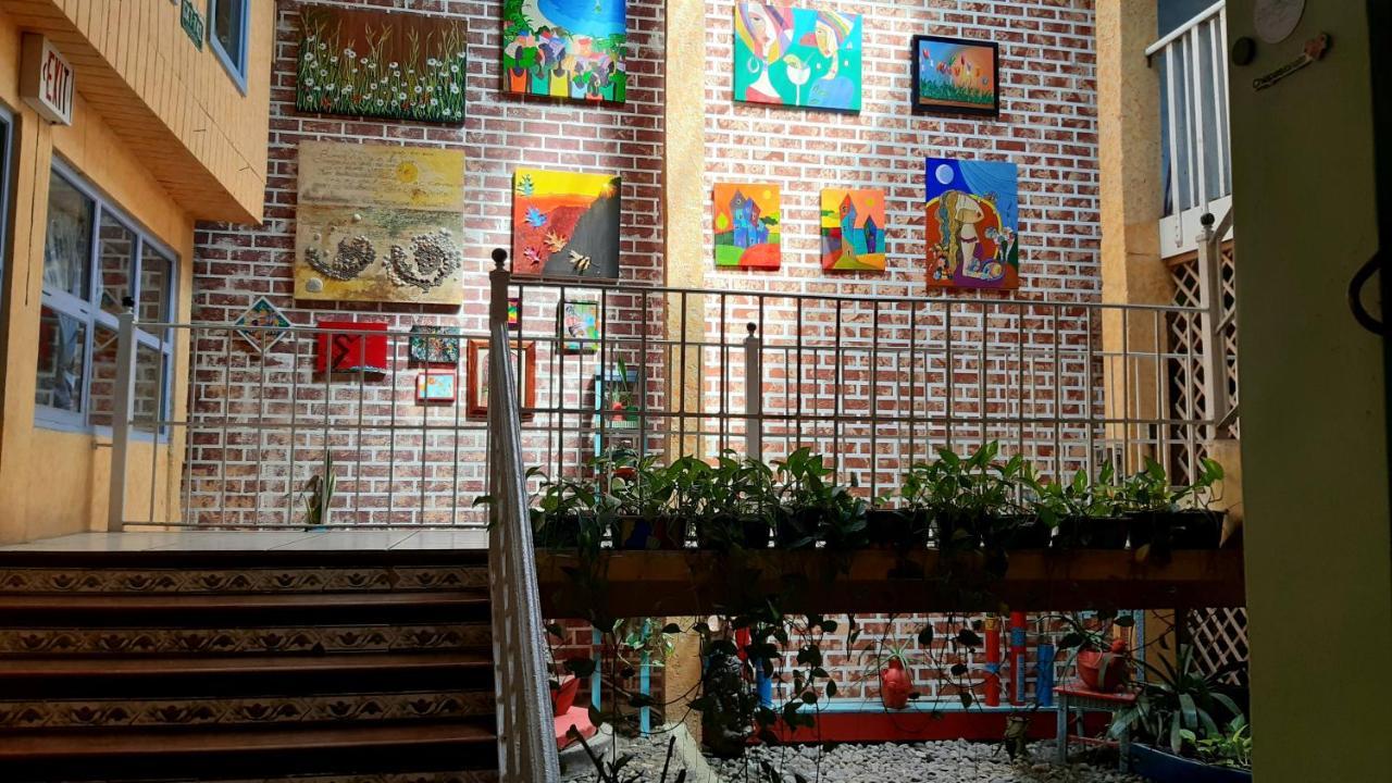 海豚酒店 Lívingston 外观 照片