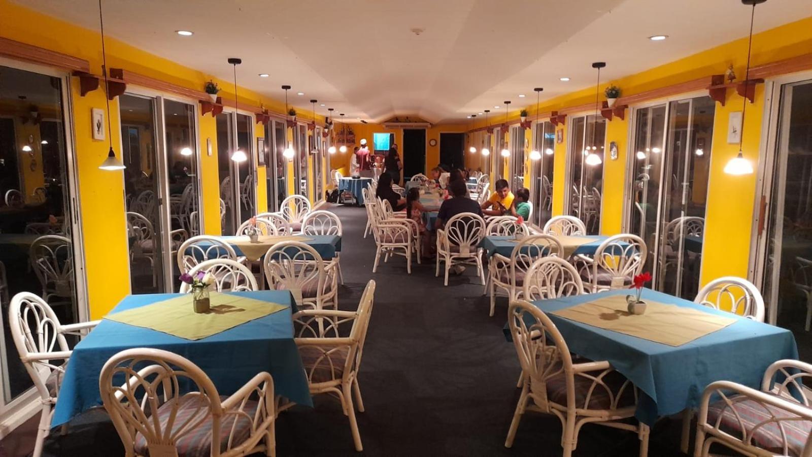 海豚酒店 Lívingston 外观 照片